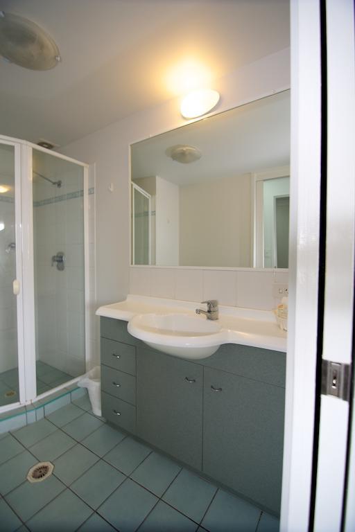 Blue Water Bay Villas Gold Coast Room photo