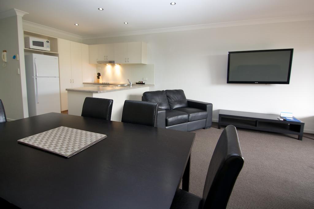 Blue Water Bay Villas Gold Coast Room photo
