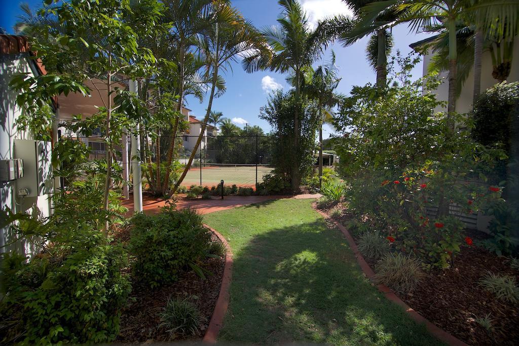 Blue Water Bay Villas Gold Coast Exterior photo