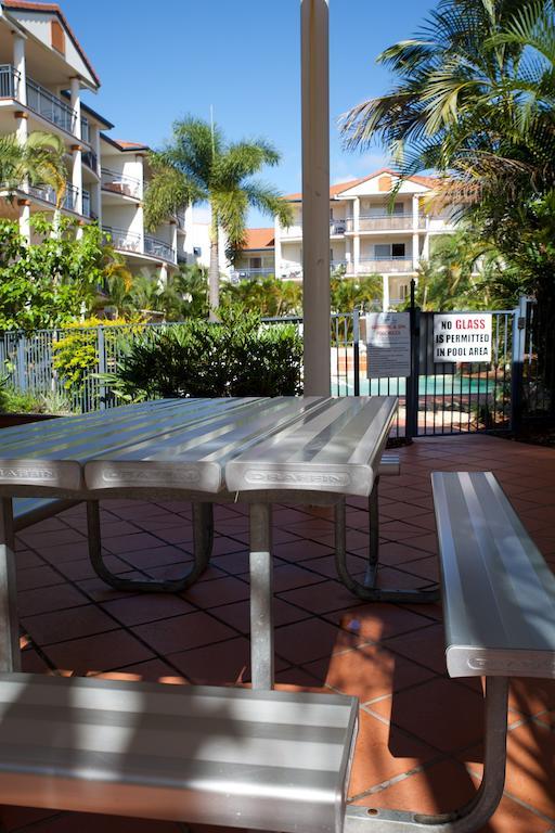 Blue Water Bay Villas Gold Coast Exterior photo