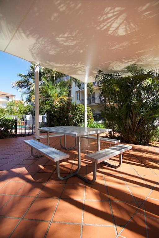 Blue Water Bay Villas Gold Coast Exterior photo