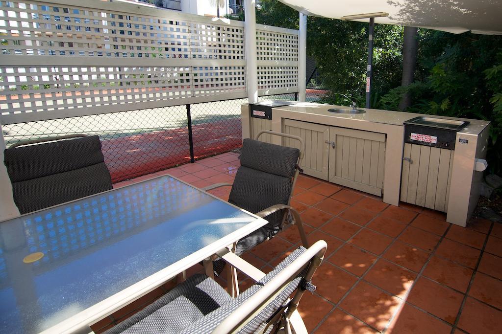 Blue Water Bay Villas Gold Coast Exterior photo