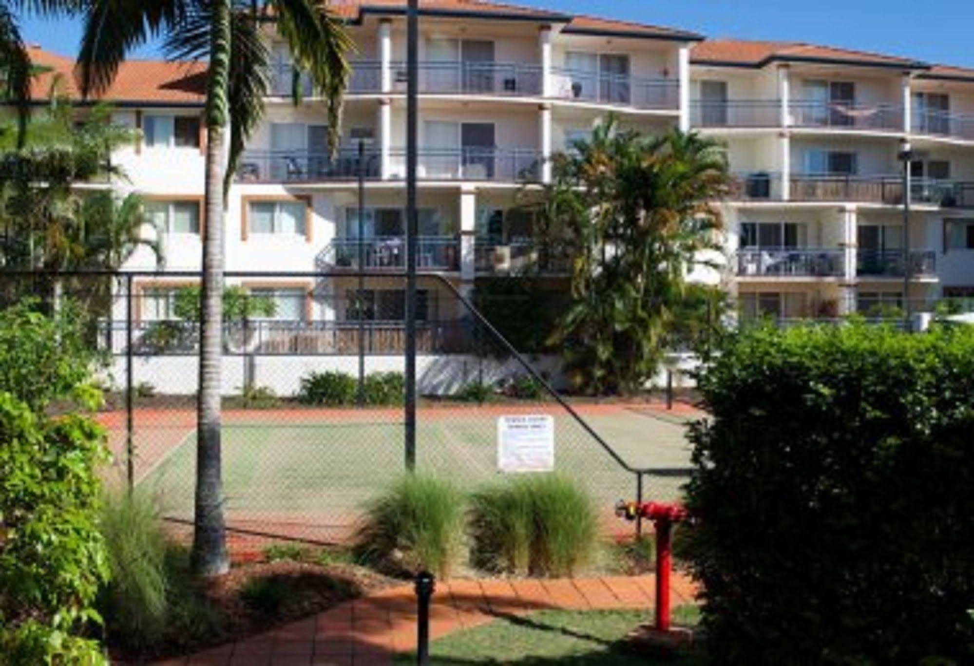 Blue Water Bay Villas Gold Coast Exterior photo