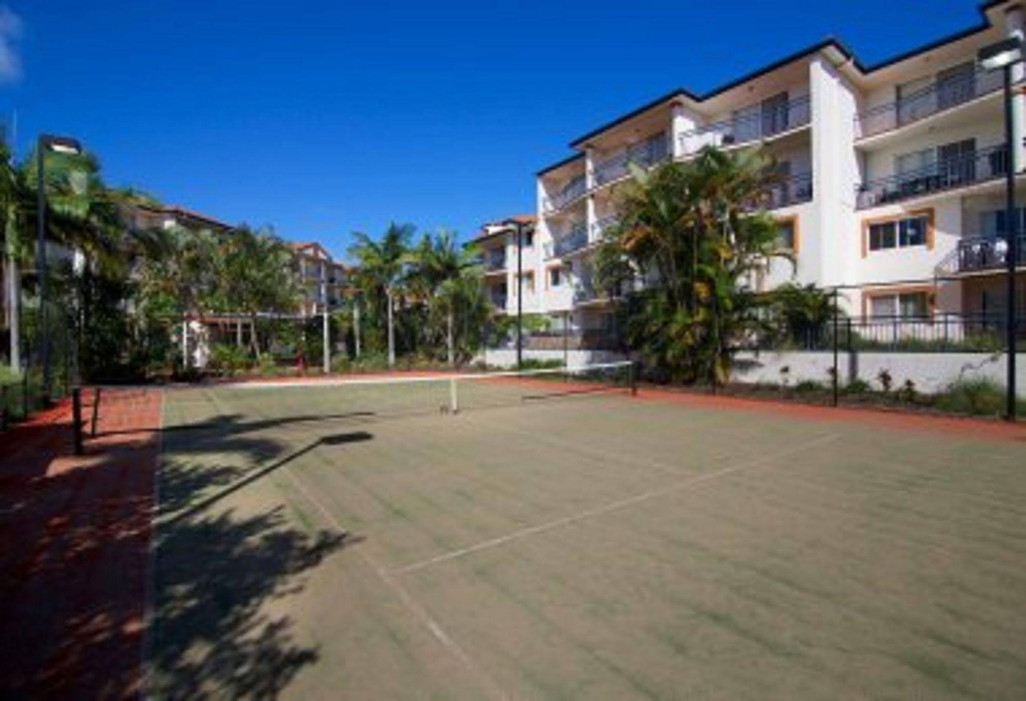 Blue Water Bay Villas Gold Coast Exterior photo