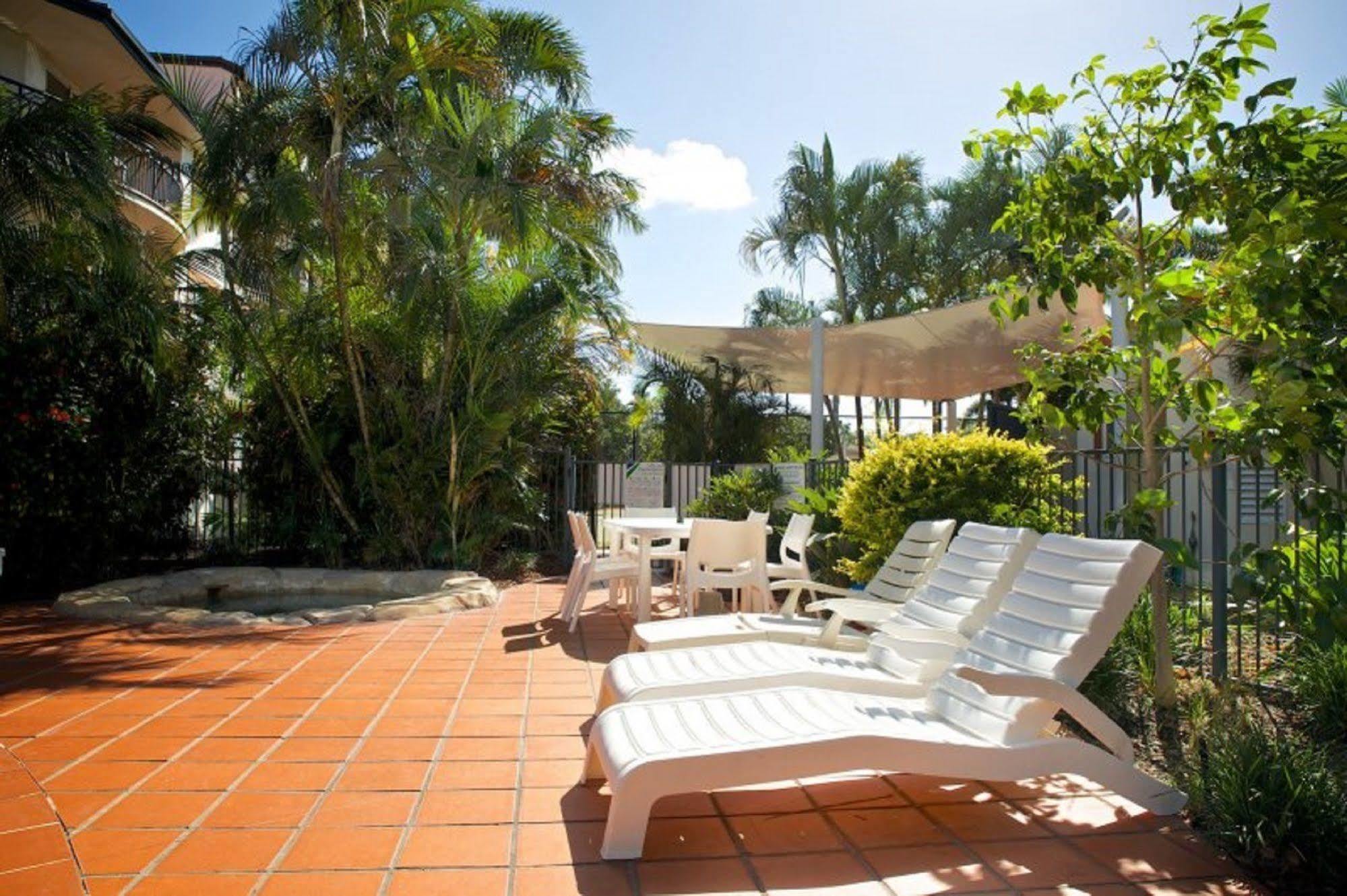 Blue Water Bay Villas Gold Coast Exterior photo