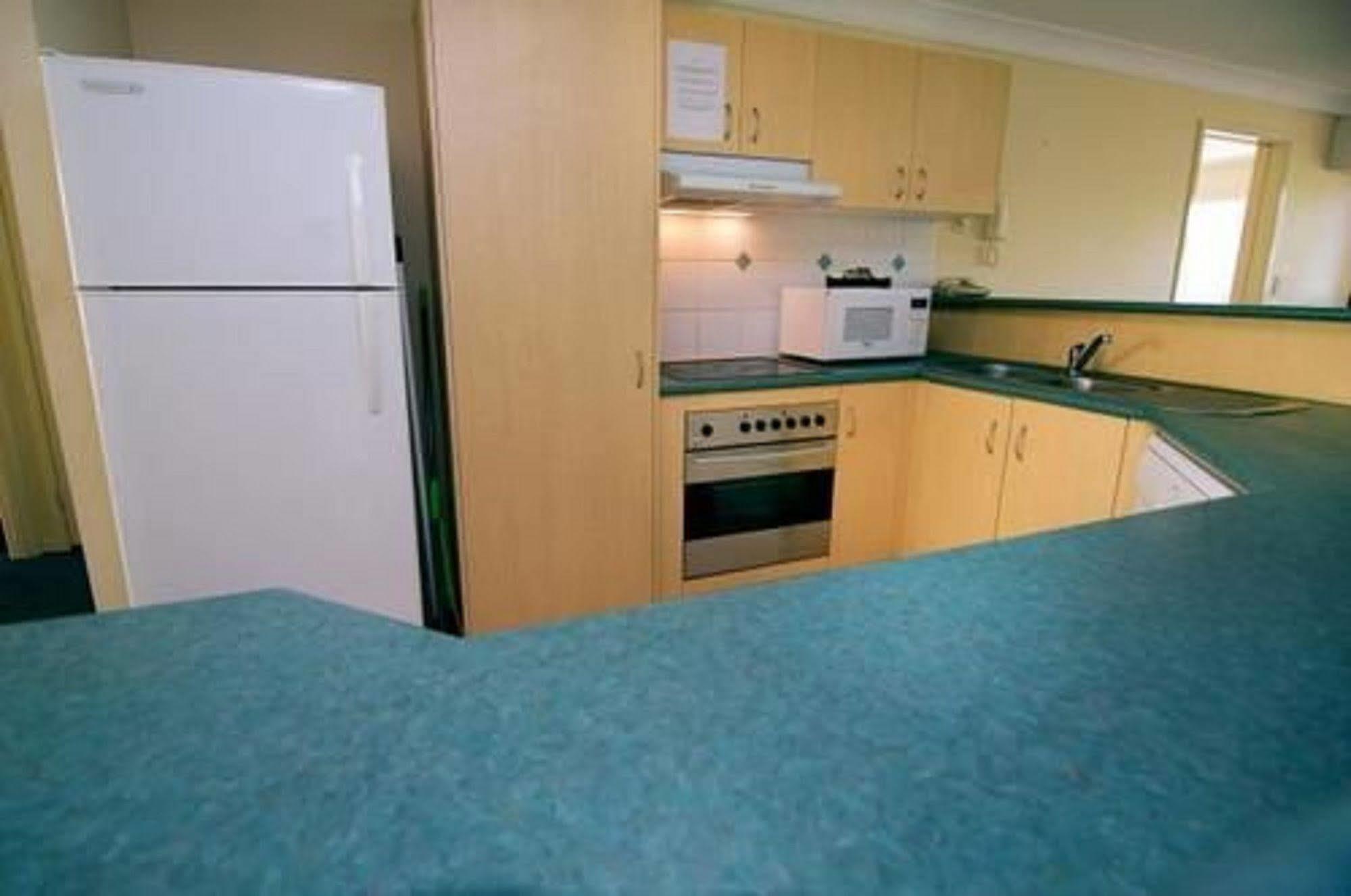 Blue Water Bay Villas Gold Coast Exterior photo