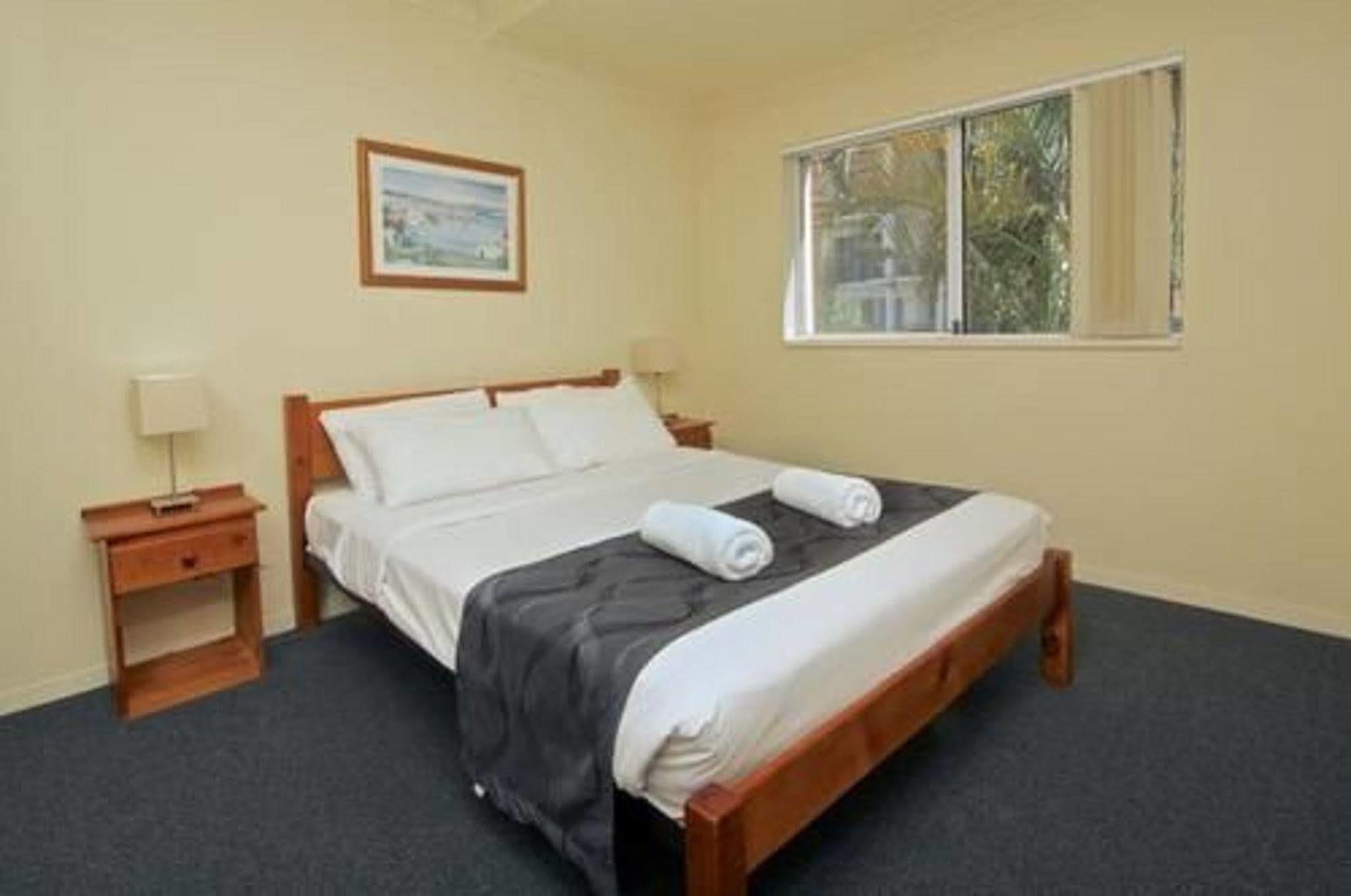 Blue Water Bay Villas Gold Coast Exterior photo